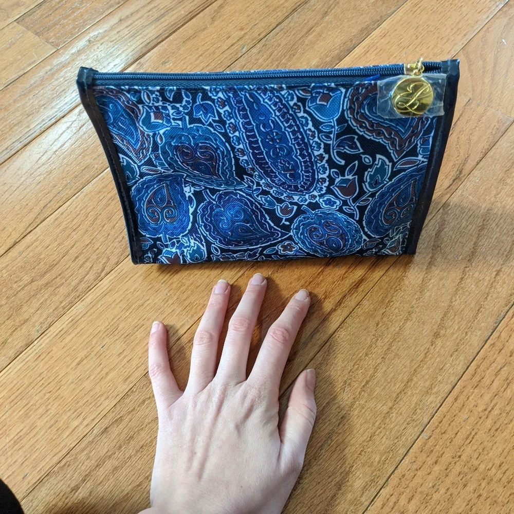 Estee Lauder Cosmetic bag with additional bag